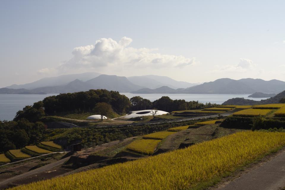 美品ですが・・・豊島美術館 写真集 内藤礼 豊島美術館開館1