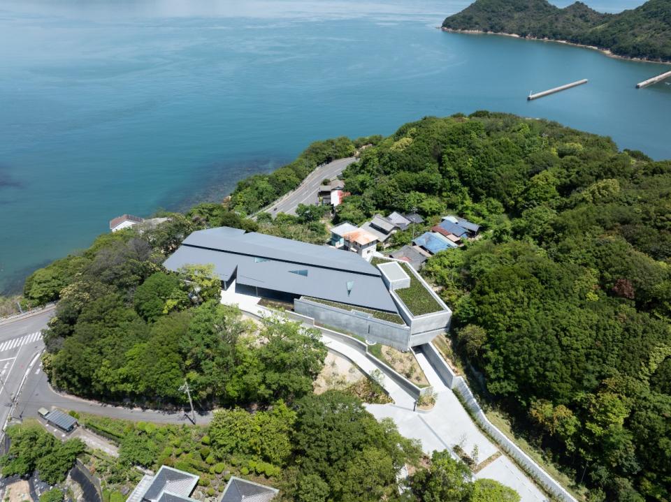 直島 Naoshima Nature, Art, Architecture Yayoi+Kusama+yellow+pumpkin+